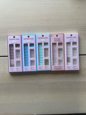 Dashing Diva press on Gloss Gel Nail Strips - lot of 5 press on nail sets